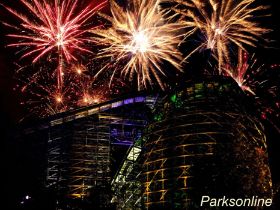 Wodan mit Feuerwerk 1 Kopie Parksonline.jpg